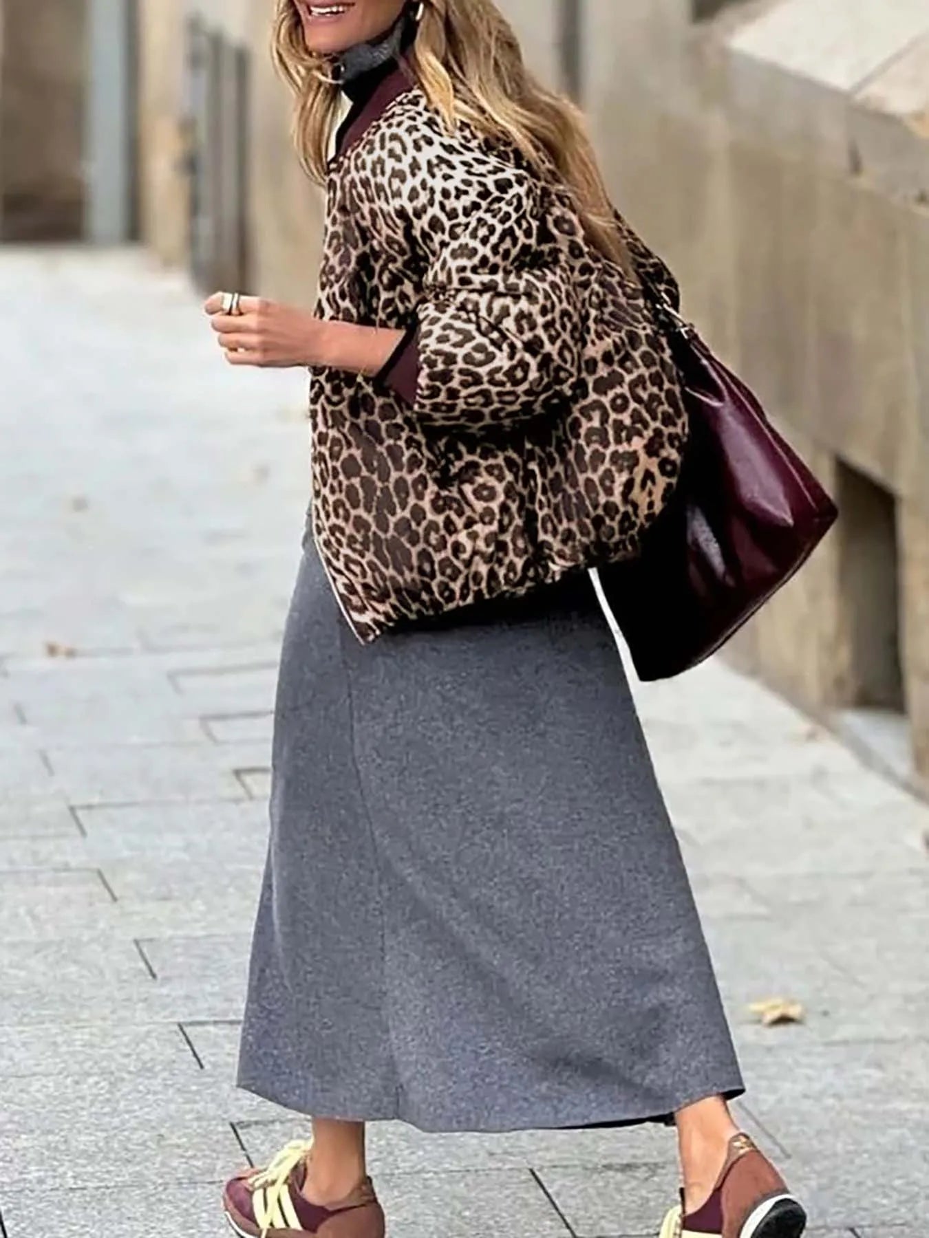 Beautiful reversible women's jacket, baseball collar with side pockets and zippered placket, women's leopard print jacket 766